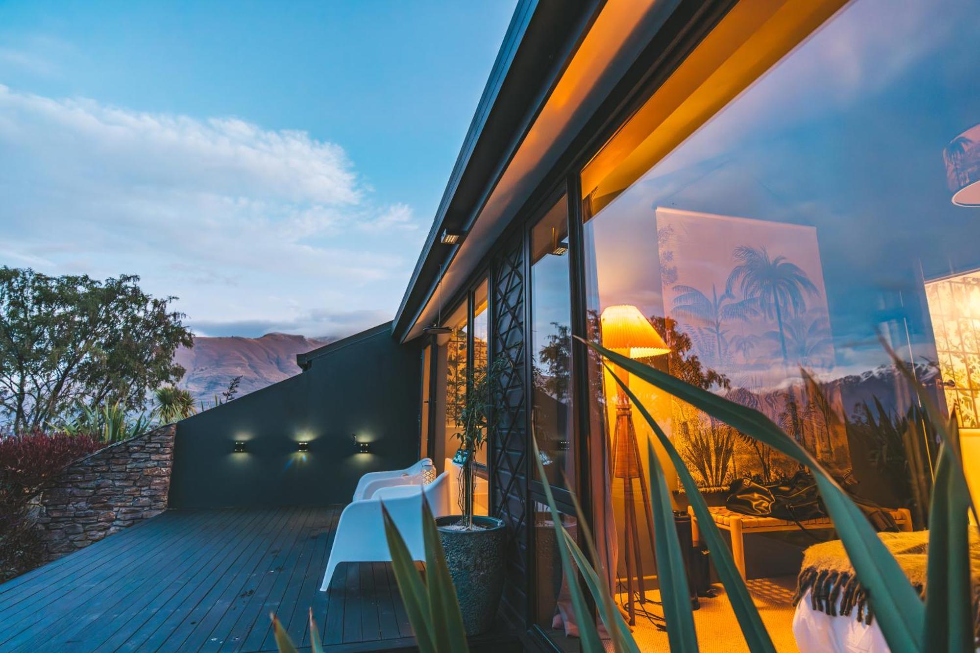 Bespoke Stay & Lake Views! Κουίνσταουν Εξωτερικό φωτογραφία